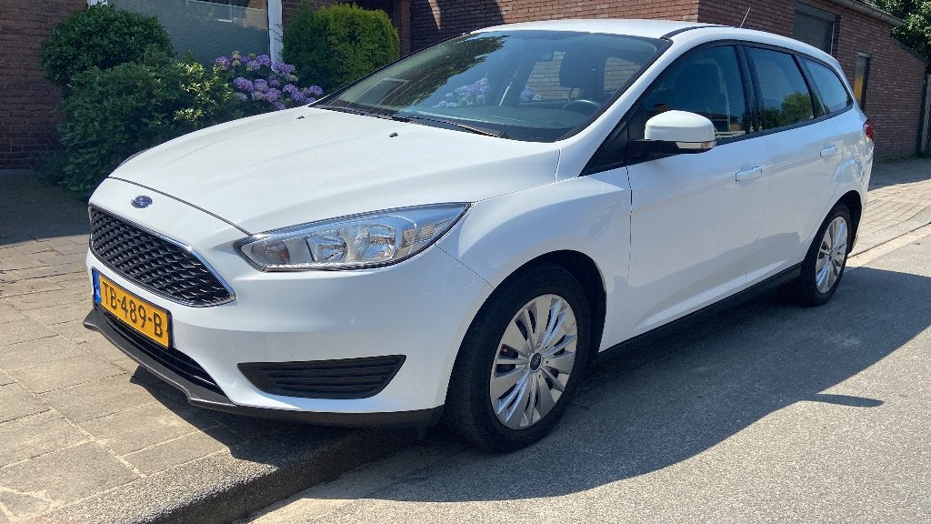 Ford Focus 2018 Lage km-stand, rijklaar!, Auto's, Ford, Trekhaak, Stof, Zwart, 100 pk