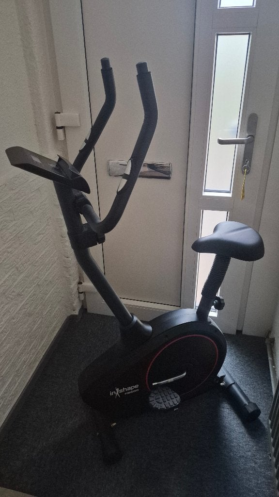 InShape FB500 hometrainer – zwart, Ophalen, Gebruikt, Kunststof, Hometrainer
