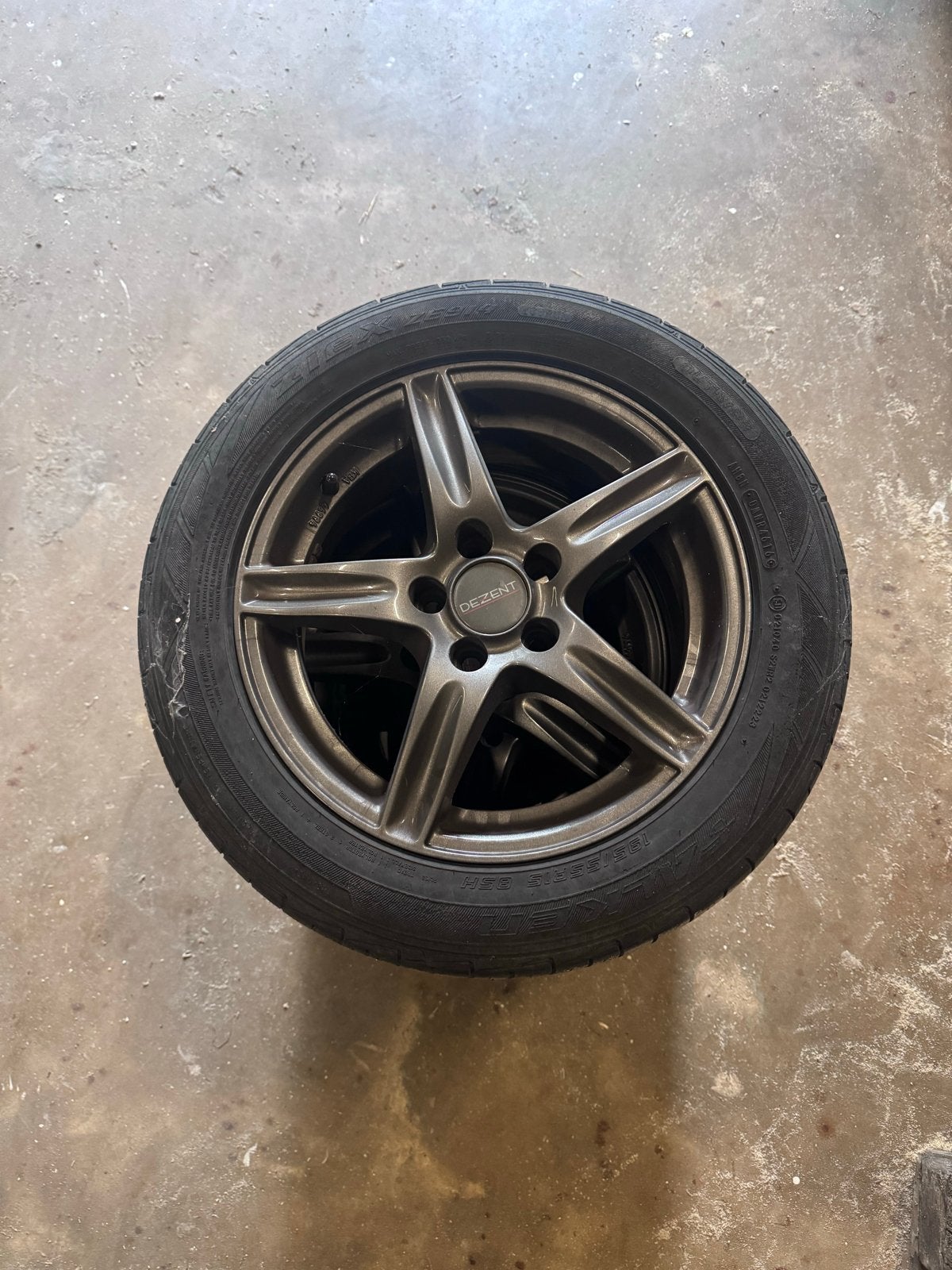 Dezent velgen met zomerbanden - 15 inch, Ophalen, Gebruikt, Banden en Velgen, 17 inch