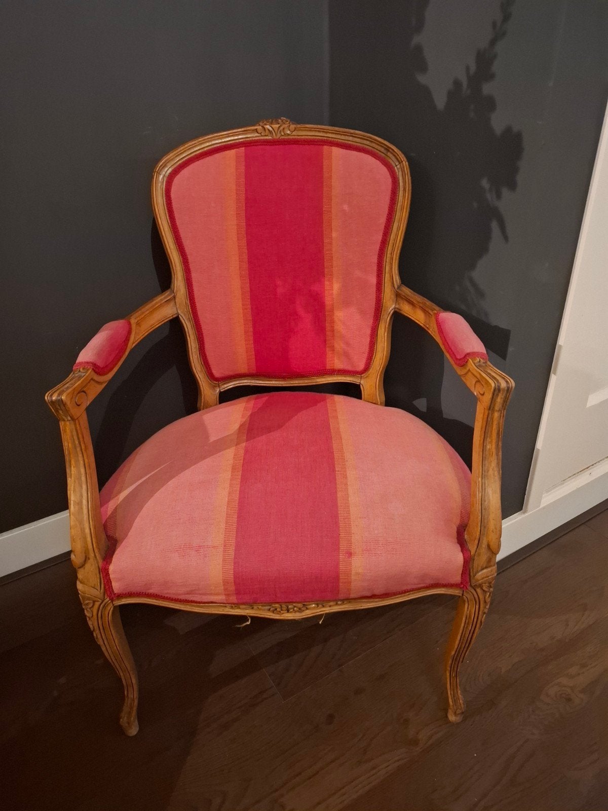 Opnieuw bekleed vintage stoeltje, Ophalen