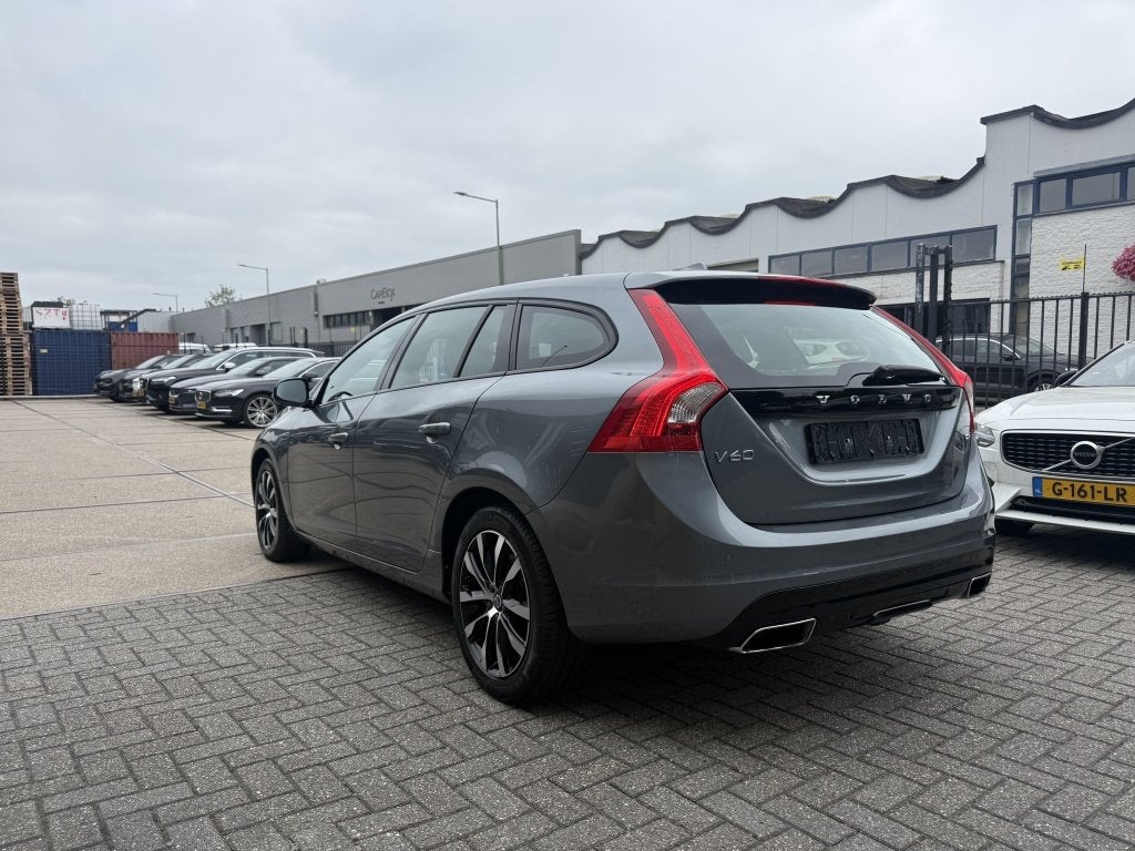 Volvo V60 T2 Polar+ Dynamic | Voorstoelen verwarmd | Trekhaa, 12 maanden, Euro 6, 4 cilinders, Automatische klimaatregeling
