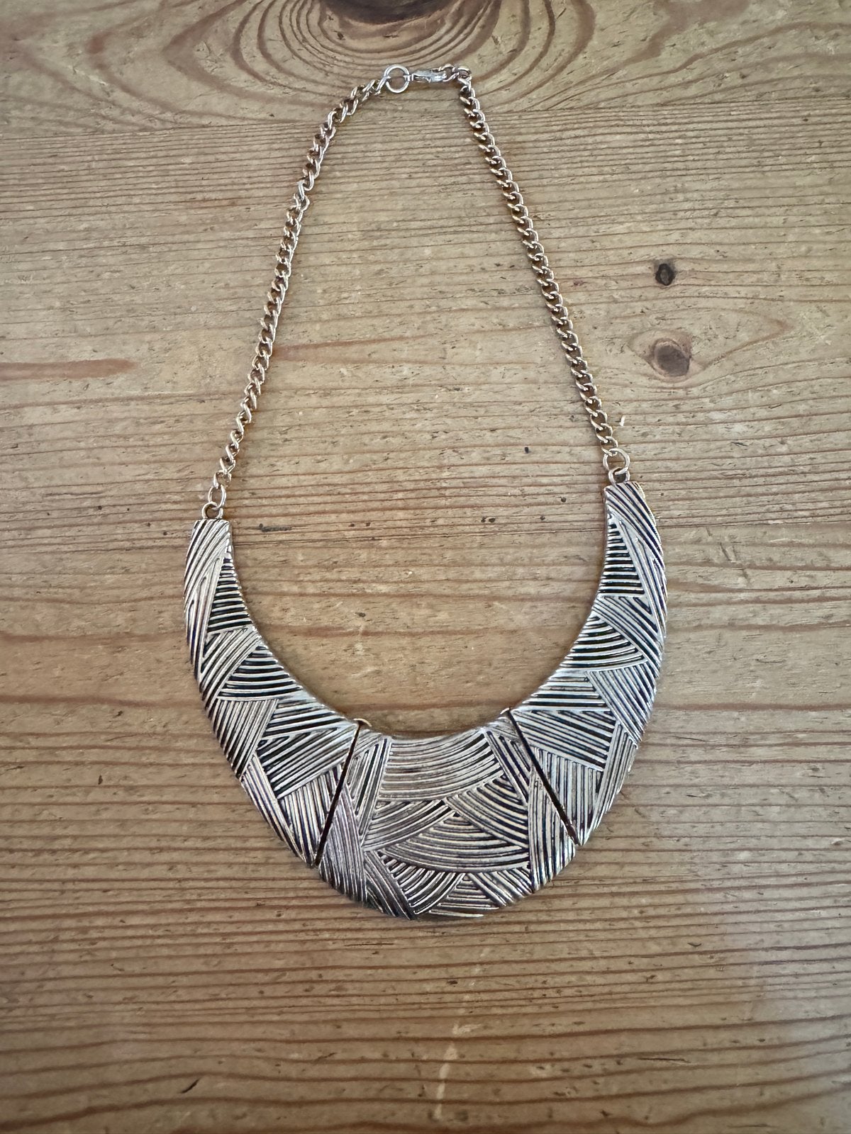 Statement ketting zilverkleurig met geometrisch patroon, Ophalen of Verzenden, Gebruikt, Zilver, Overige materialen
