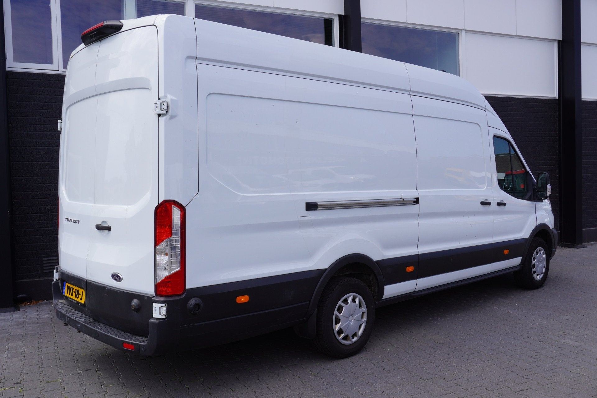 Ford Transit 2.0 TDCI L4H3 - EURO 6 - Airco - Cruise - Camer, 4 cilinders, Wit, Bedrijf, 2331 kg