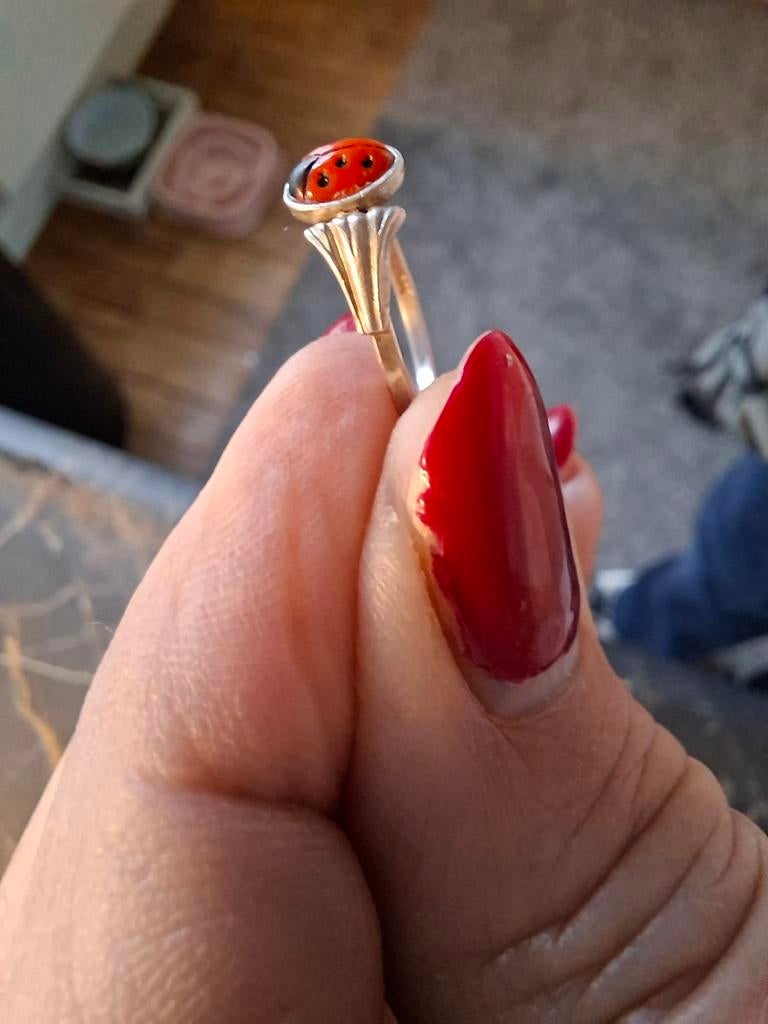 Zilveren ring met lieveheersbeestje, Ophalen of Verzenden, Zilver, Zilver, Dame