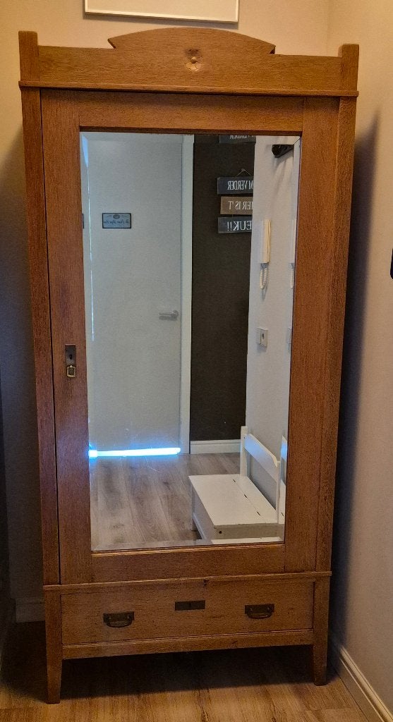 Mooie linnenkast met spiegeldeur, Ophalen, Gebruikt