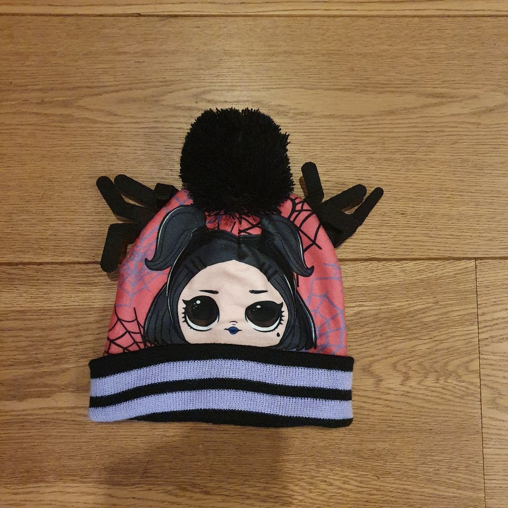 Leuke muts van LOL suprise (zgan). 54 cm = kledingmaat 122., Kinderen en Baby's, Kinderkleding | Mutsen, Sjaals en Handschoenen