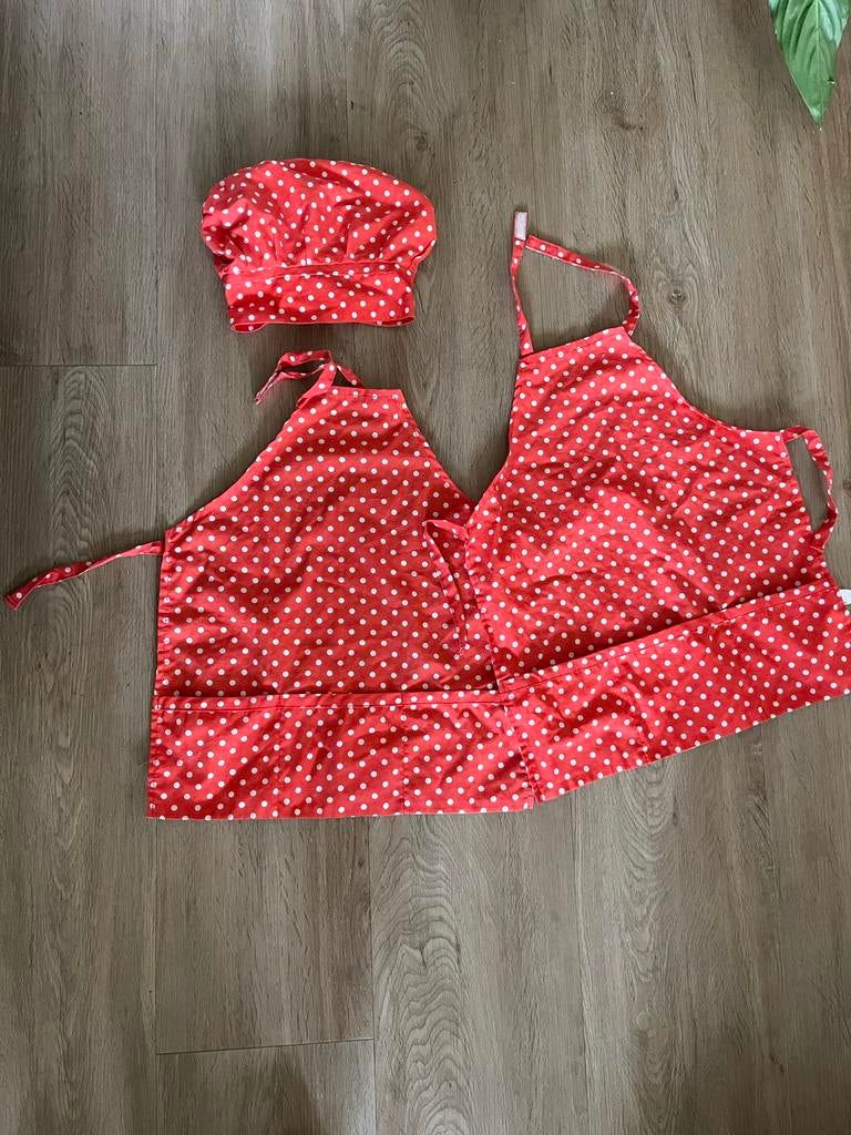 Schattige Rode Polkadot Schortenset met Koksmuts, Kinderen en Baby's, Carnavalskleding en Verkleedspullen, Ophalen of Verzenden