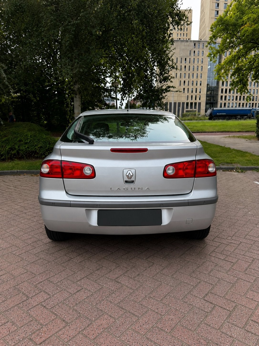 Renault Laguna 1.6 16V 82KW Auth E4 2007 Grijs, Auto's, Voorwielaandrijving, Laguna, 4 cilinders, Particulier