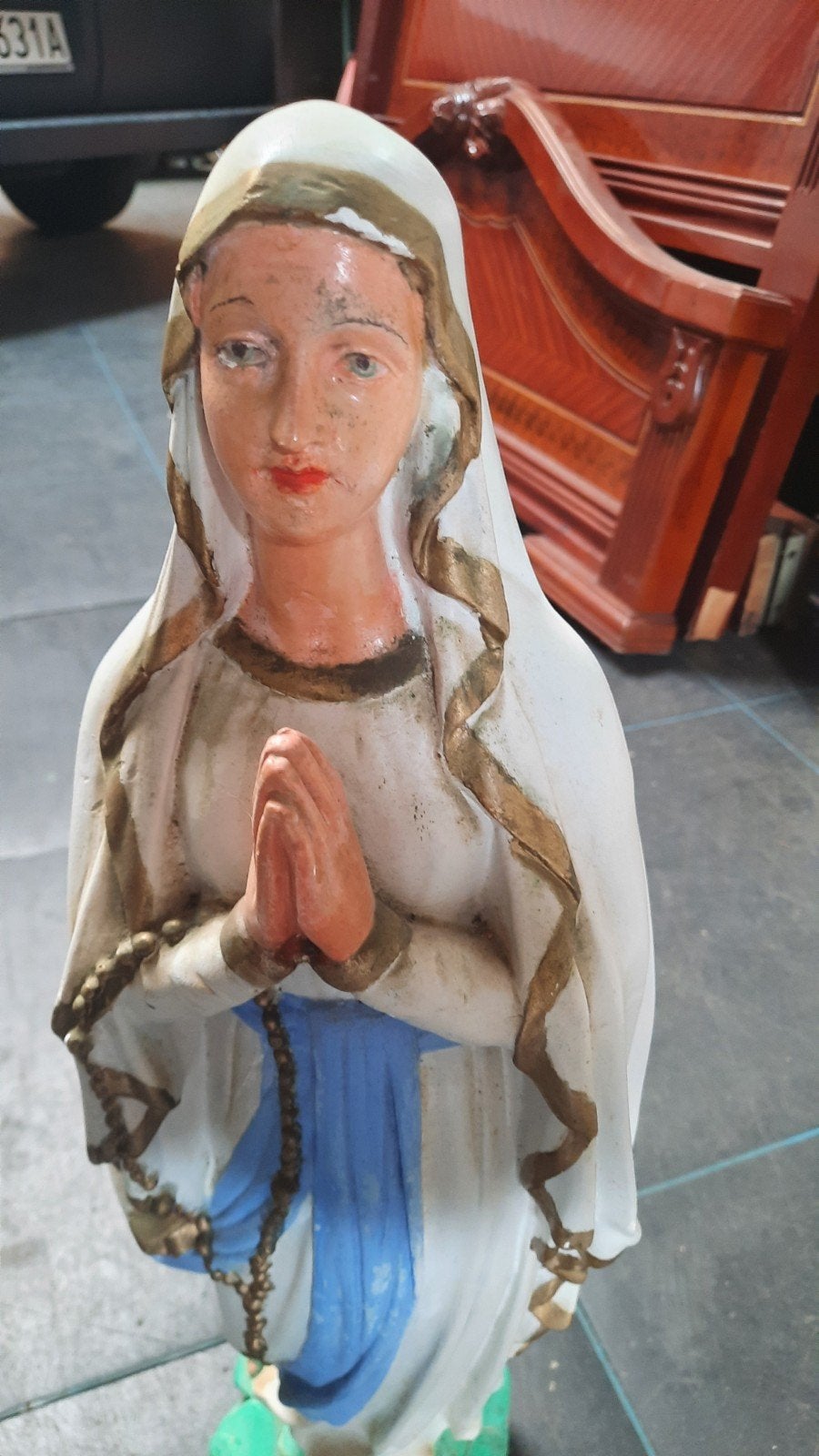 Vintage Mariabeeld - Biddende Maria met rozenkrans, Ophalen of Verzenden