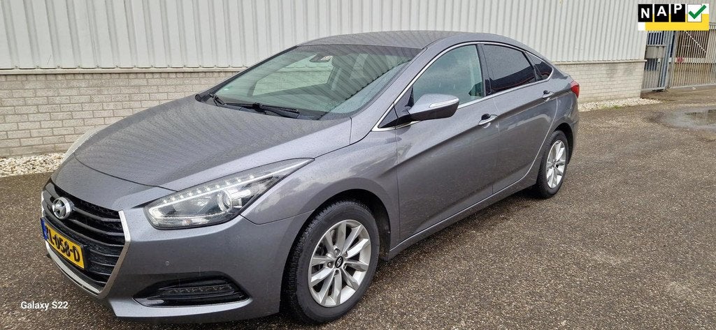 Hyundai I40 sedan NEW MODEL 1.6 GDI Essence, Auto's, Voorwielaandrijving, 135 pk, Gebruikt, 4 cilinders