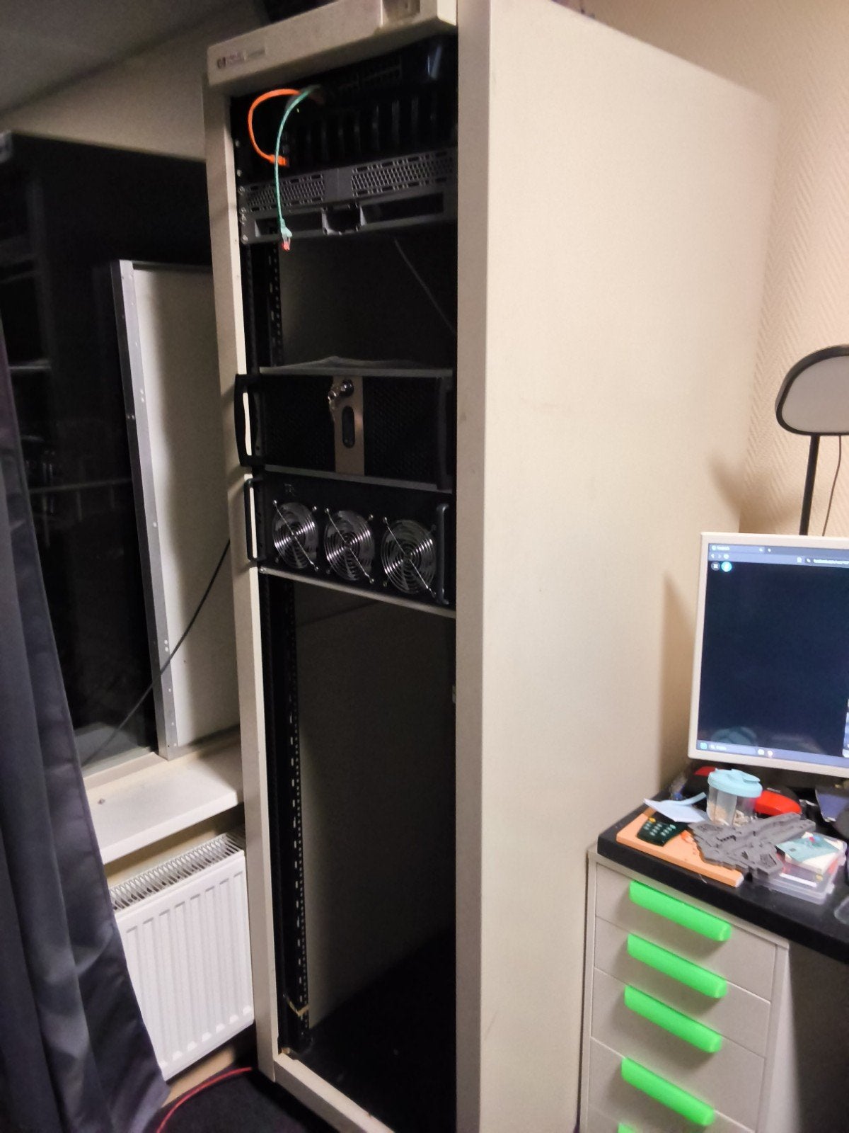 19 inch server rack - Mag voor weinig weg!, Computers en Software, Ophalen, Gebruikt