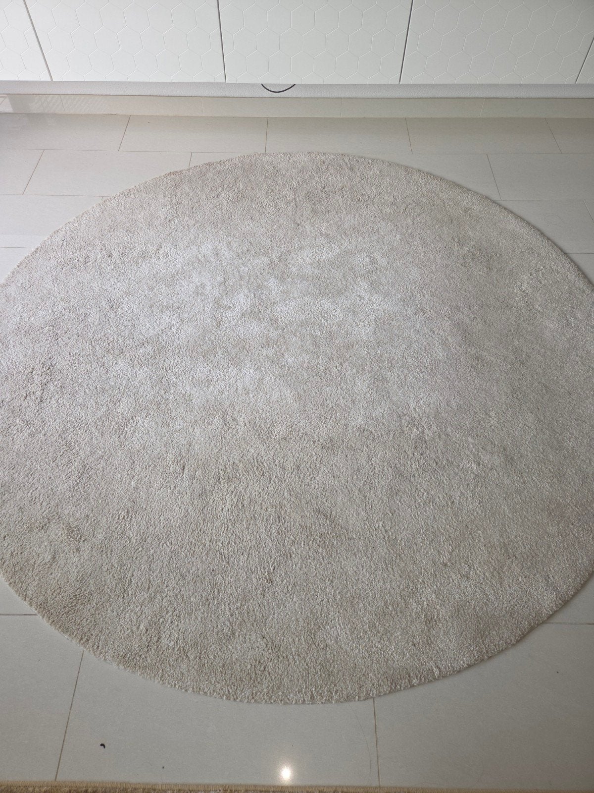 Rond crèmekleurig vloerkleed, zo goed als nieuw, Huis en Inrichting, Ophalen, Rond, Zo goed als nieuw, Crème