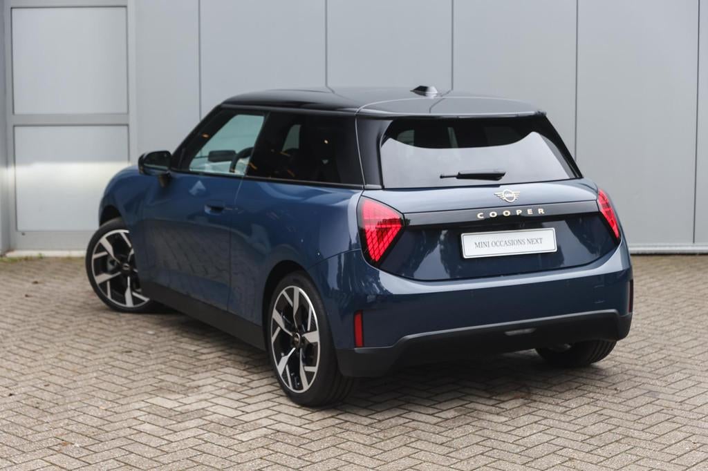MINI Hatchback Cooper E / Favoured / Pakket L / 18" Slide Sp, Auto's, Mini, Met garantie (alle), 184 pk, Blauw, 25 min