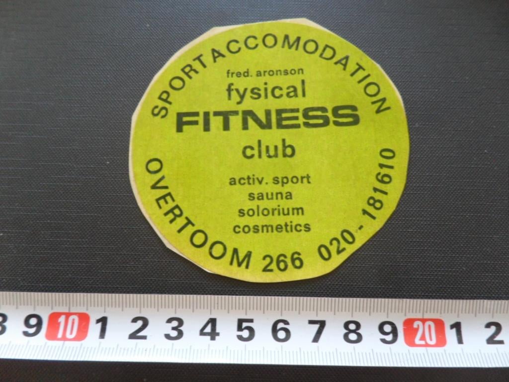sticker Amsterdam Fred Aronson fysical Fitness Club Overtoom, Ophalen, Zo goed als nieuw