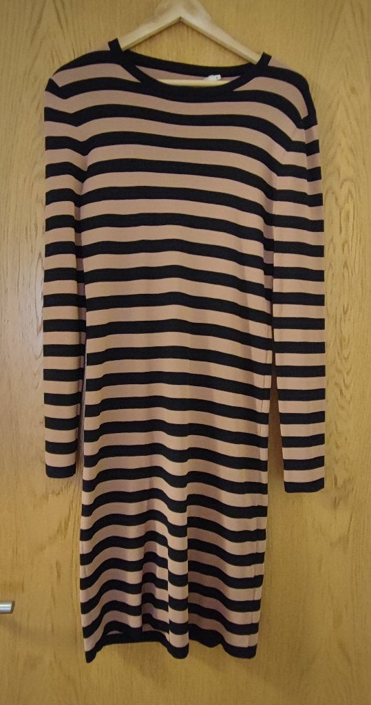 Stretch jurk van Nikkie maat 42, Kleding | Dames, Beige, Maat 42/44 (L), Ophalen of Verzenden, Zo goed als nieuw