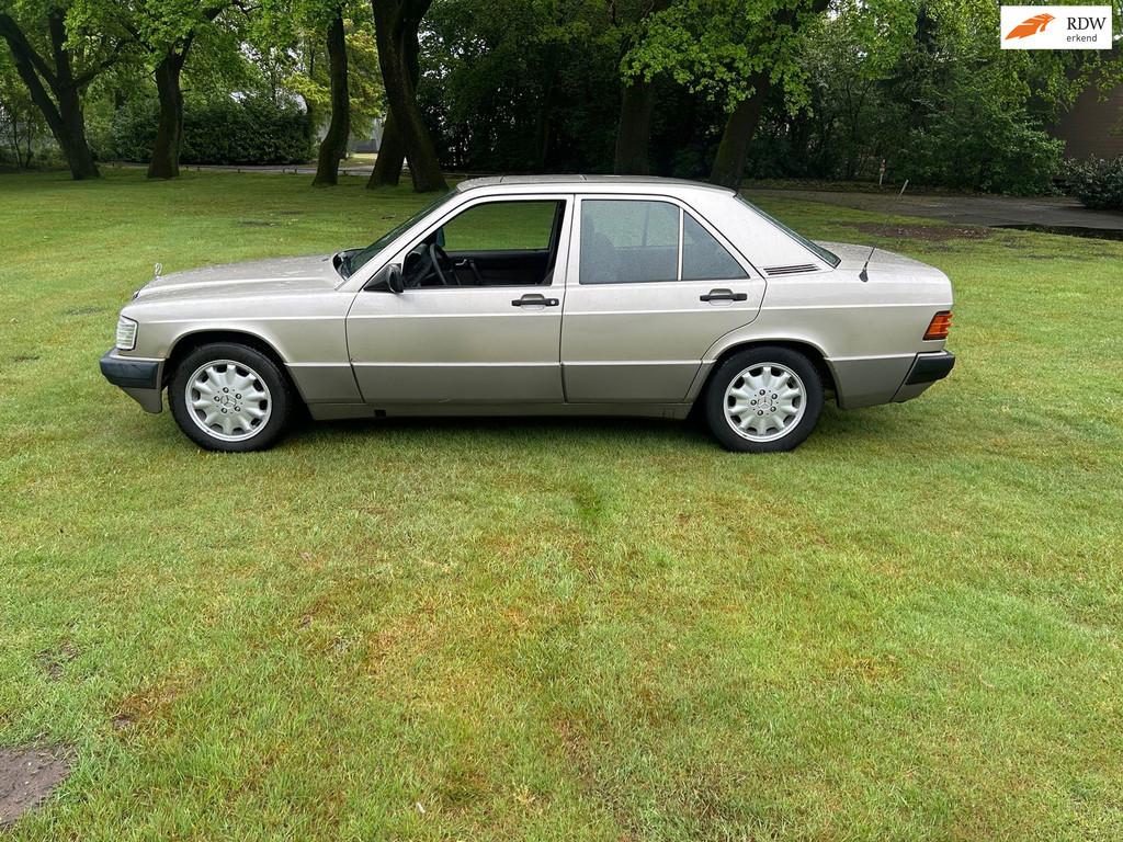 Mercedes-Benz 190-serie 2.0 E, Auto's, Mercedes-Benz, Achterwielaandrijving, Gebruikt, 118 pk, 4 cilinders
