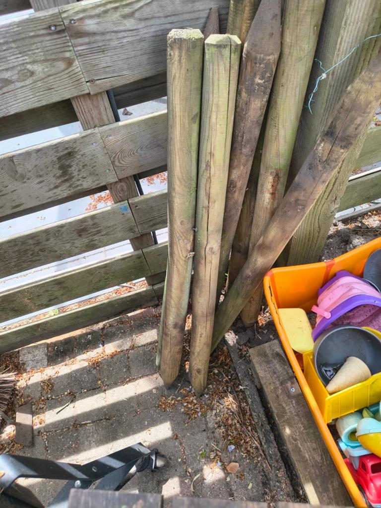 Gebruikte houten palen voor tuin of afrastering, Ophalen, Gebruikt, Minder dan 180 cm, Palen