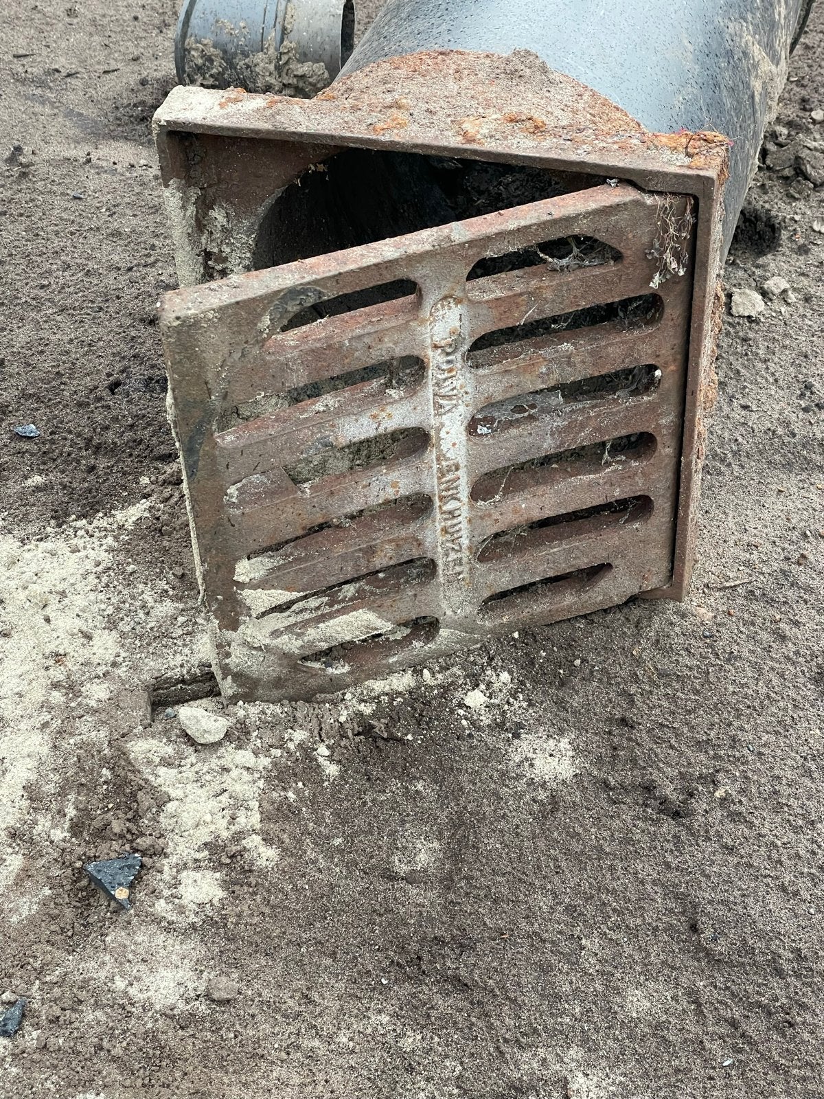 Gietijzeren afvoerput met rooster, Ophalen, Gebruikt, Minder dan 2 meter, 80 mm of meer