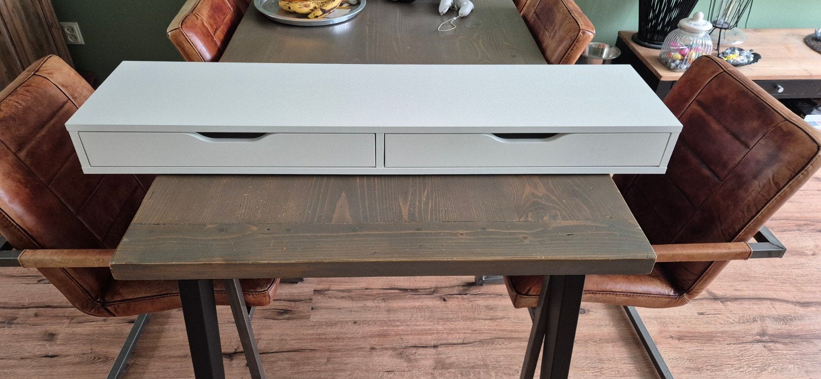 Ikea muurplanken met ophangbeugels, Ophalen, Zo goed als nieuw