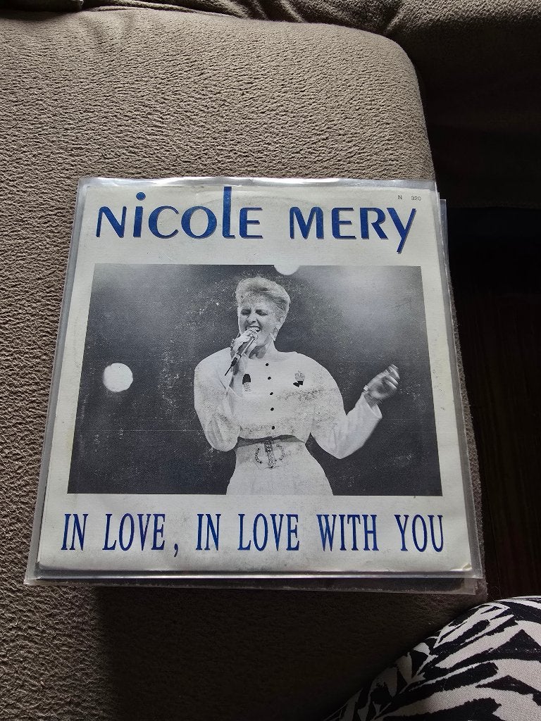 nicole mery in love , in love with you, Cd's en Dvd's, Vinyl | Nederlandstalig, Verzenden, Gebruikt, 7 inch, Levenslied of Smartlap