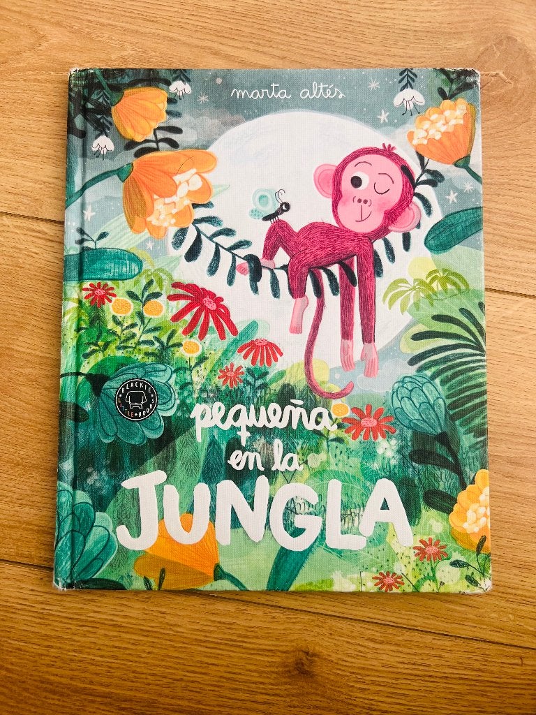 Boek: Pequeña en la Jungla, Ophalen of Verzenden, Gelezen, Marta Altes
