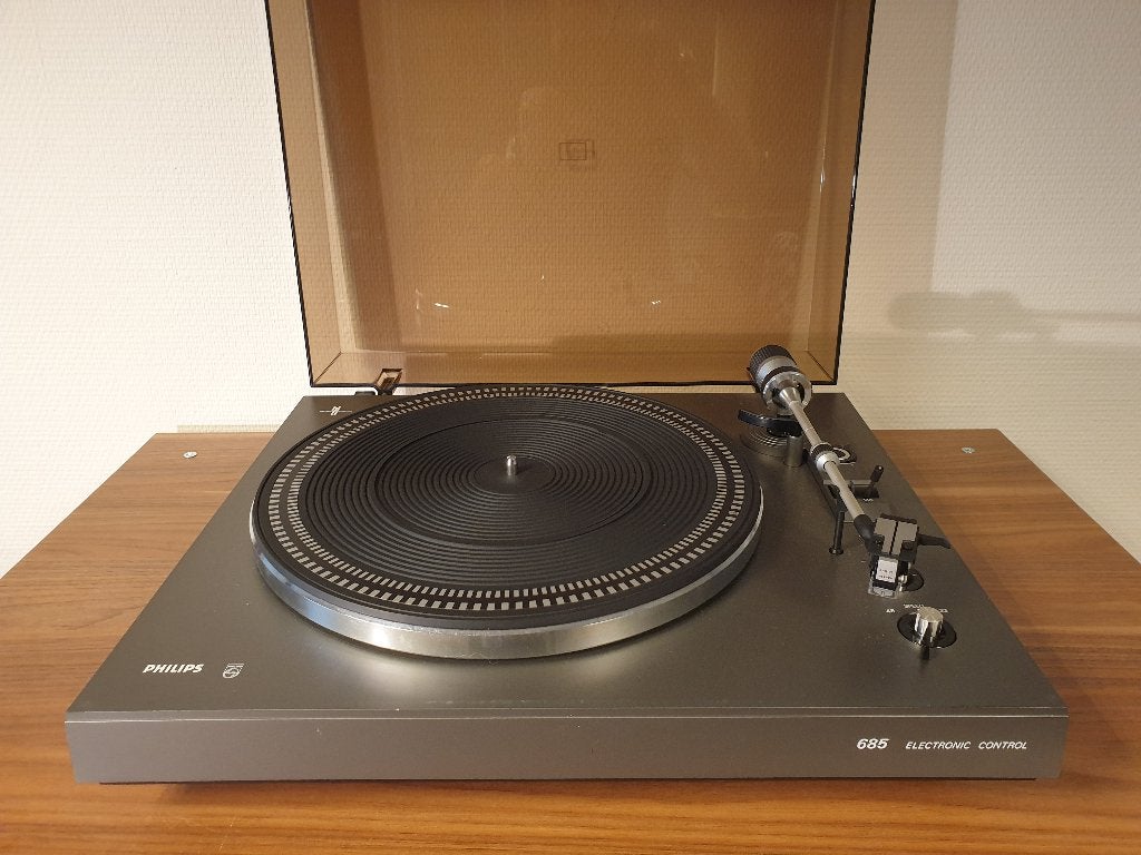 PHILIPS 22 AF685 DRAAITAFEL + STOFKAP + ELEMENT GP400 (1979), Ophalen, Philips, Gebruikt, Pitch-regelaar