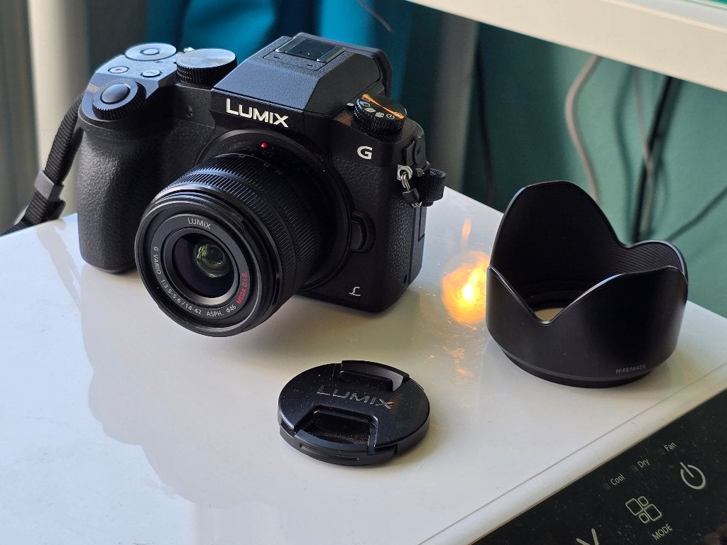 Panasonic Lumix G DMC-G7 + 14-42mm f/3.5-5.6, Panasonic, 16 megapixels, Ophalen of Verzenden, Zo goed als nieuw