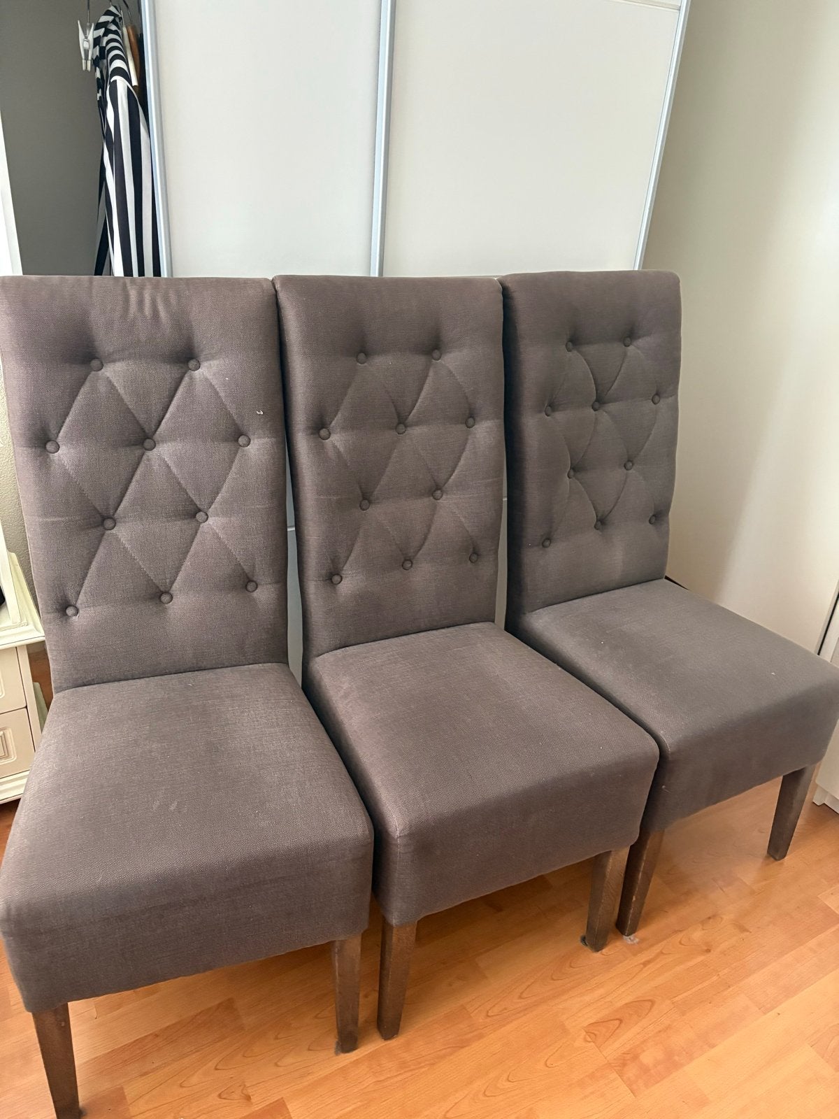 Inboedel stoelen strijkplank bijzettafel glazen tafel, Ophalen
