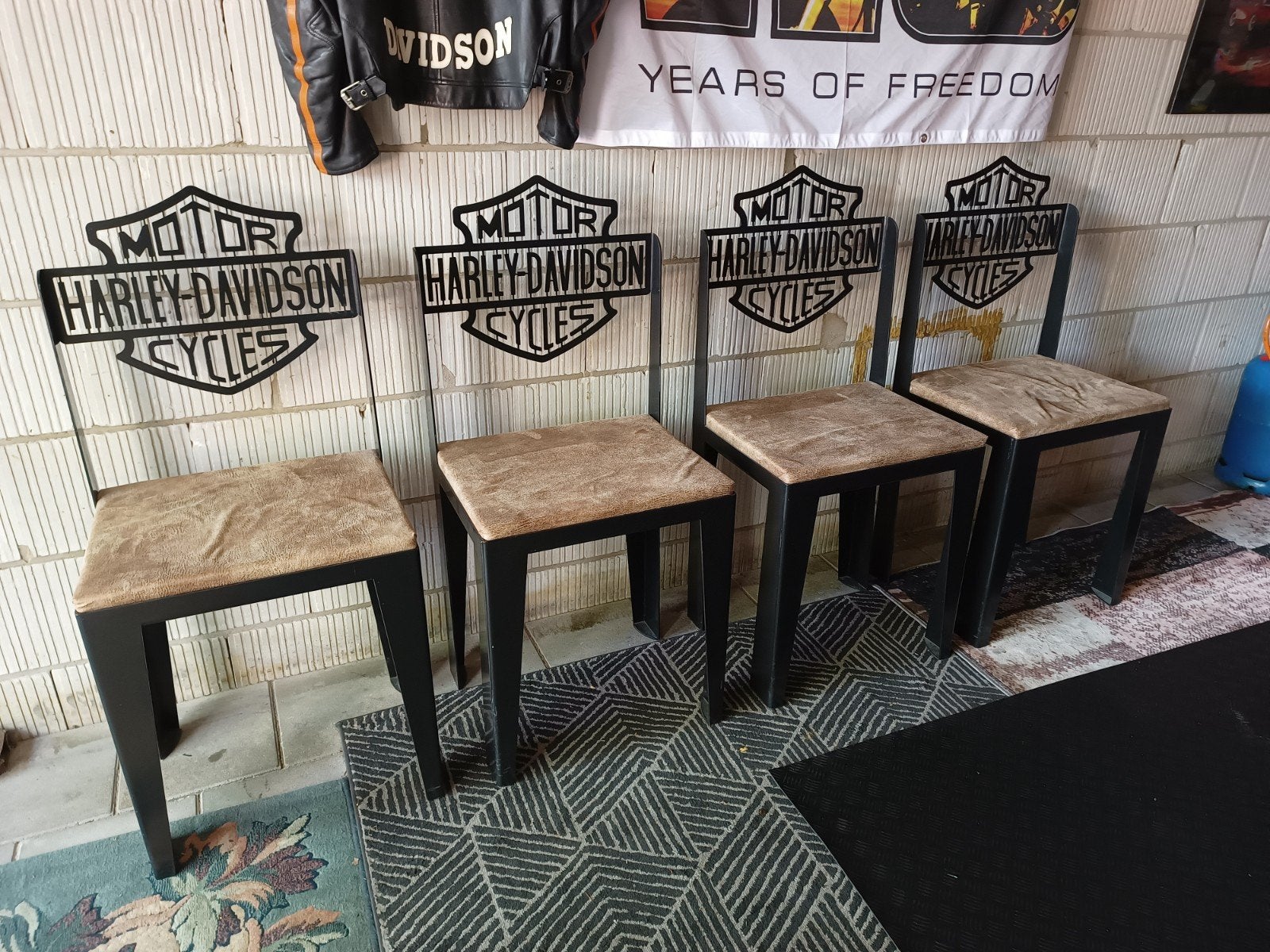 4 x Harley Davidson handgemaakte stoelen gepoedercoat staal., Motoren, Ophalen, Gebruikt