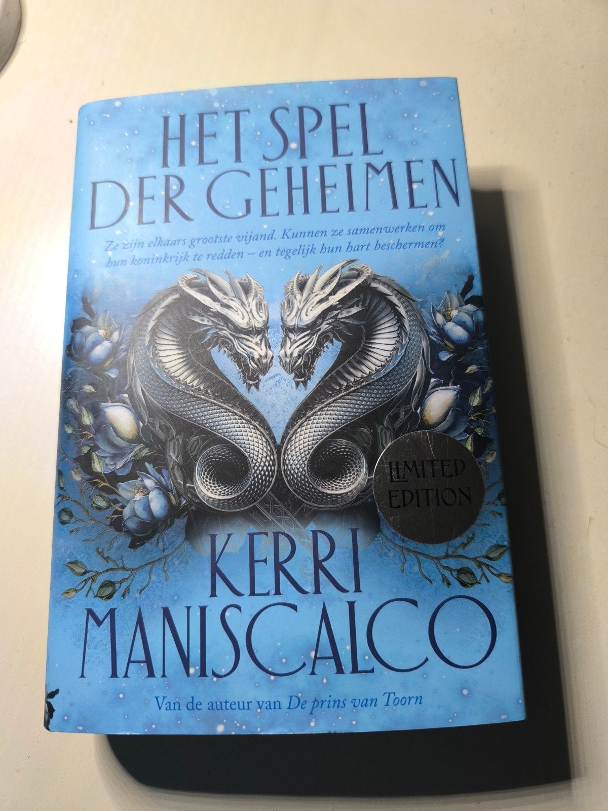 Het Spel der Geheimen - Kerri Maniscalco - Limited Edition, Boeken, Fantasy, Ophalen of Verzenden, Nieuw, Kerri Maniscalco