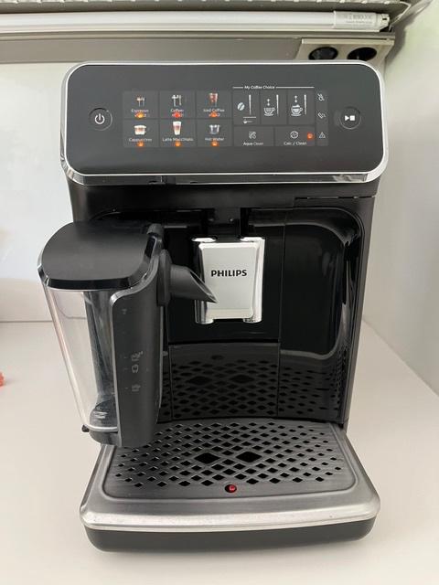 Philips LatteGo EP3341, Witgoed en Apparatuur, Koffiezetapparaten, Ophalen, Afneembaar waterreservoir, Espresso apparaat, Zo goed als nieuw