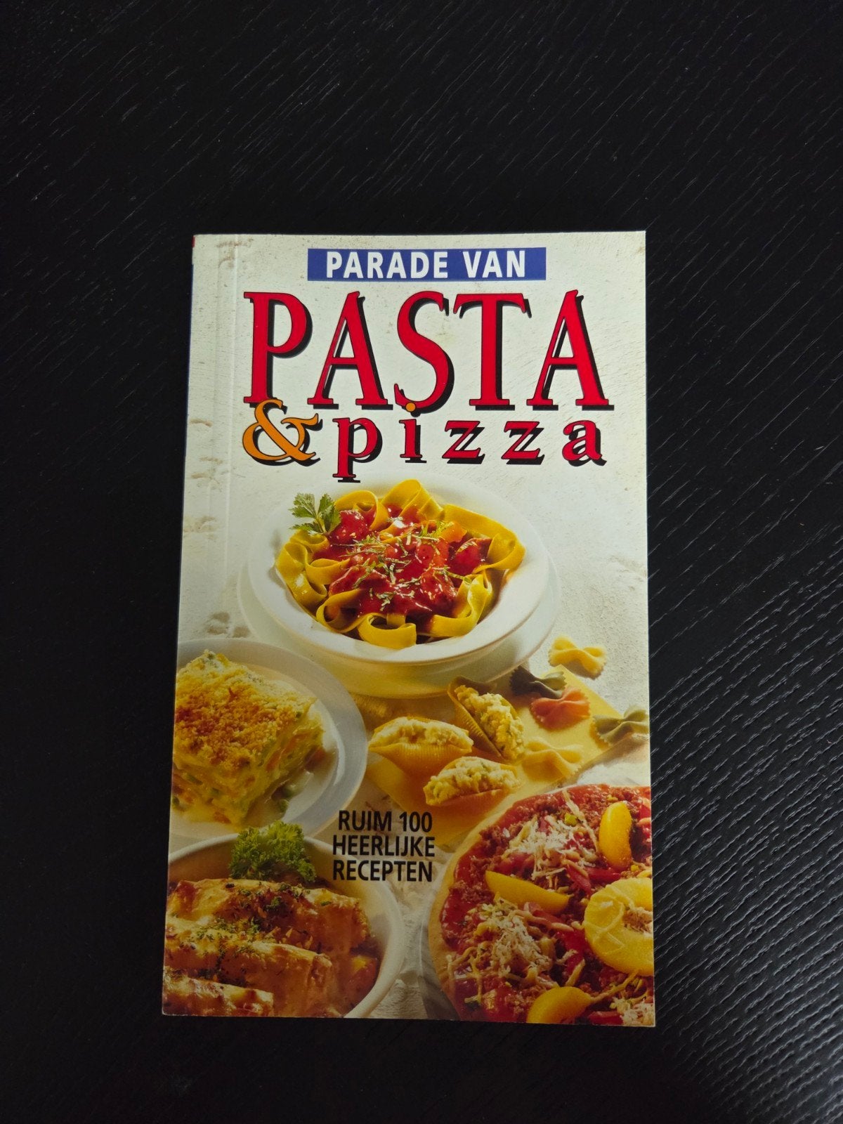 Parade van pasta & pizza, Ophalen of Verzenden, Zo goed als nieuw