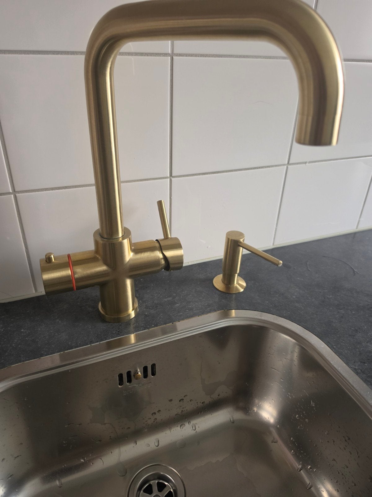 Gouden kokendwaterkraan met boiler en zeepdispenser, Ophalen, Goud, Metaal, Overige typen