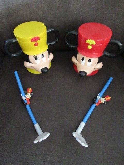 Disney beker met lepel, mickey mouse en minnie mouse, zgan, Ophalen of Verzenden, Mickey Mouse, Gebruikt, Servies