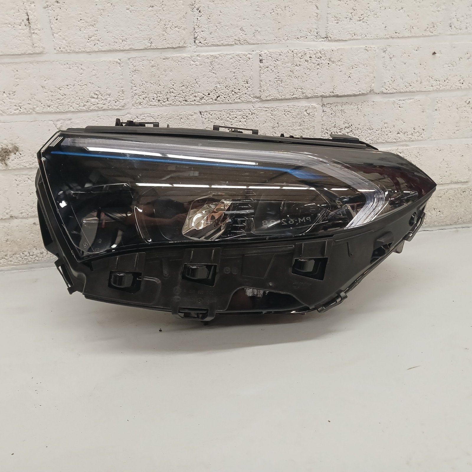 Mercedes EQB Koplamp Links Led High Performance ! Schade, Ophalen
