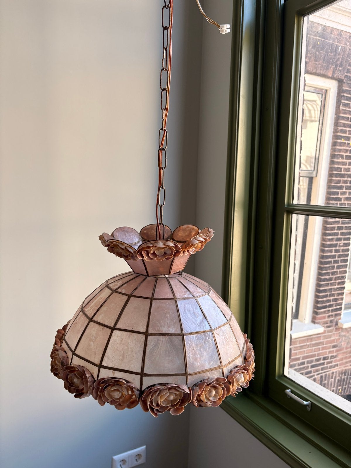 Vintage schelpen hanglamp, Ophalen of Verzenden, Gebruikt, Metaal, E27 (groot)