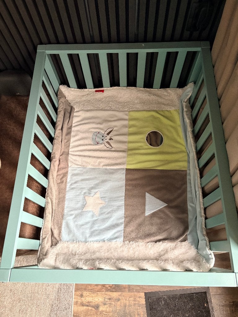 Childhome Child Wood babybox 75x95 cm incl Prenatal boxkleed, In hoogte verstelbaar, Zo goed als nieuw, Prins Boudewijnlaan 24a, blok D, bus E03, 2550 Kontich, België