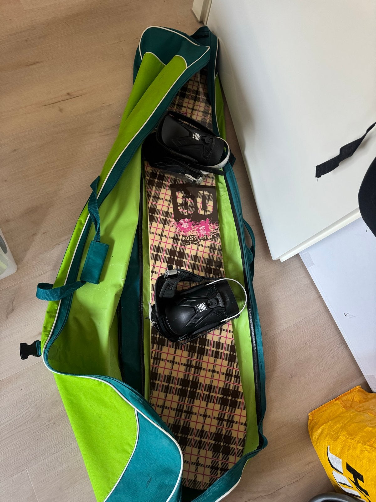 Rossignol Snowboard met bindingen en tas - Gebruikt, Ophalen, Gebruikt, Board