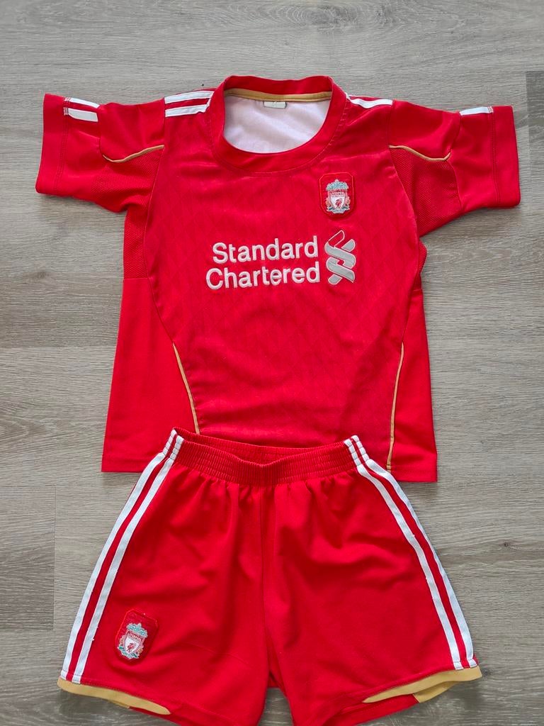 Liverpool kindervoetbaltenue Suarez - Maat M, Ophalen of Verzenden, Gebruikt, Soccer, Jongen