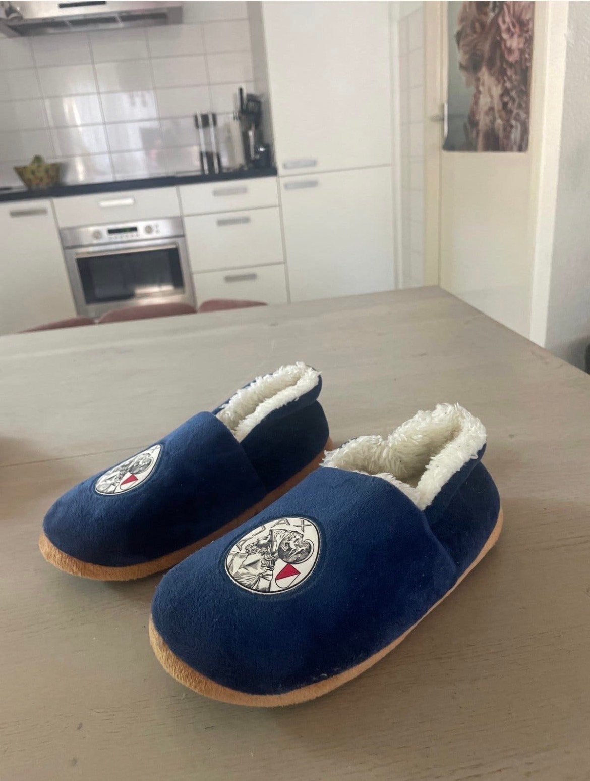 Nieuwe warme pantoffels maat 34/35 Ajax, Ophalen of Verzenden, Nieuw, Jongen of Meisje, Schoenen