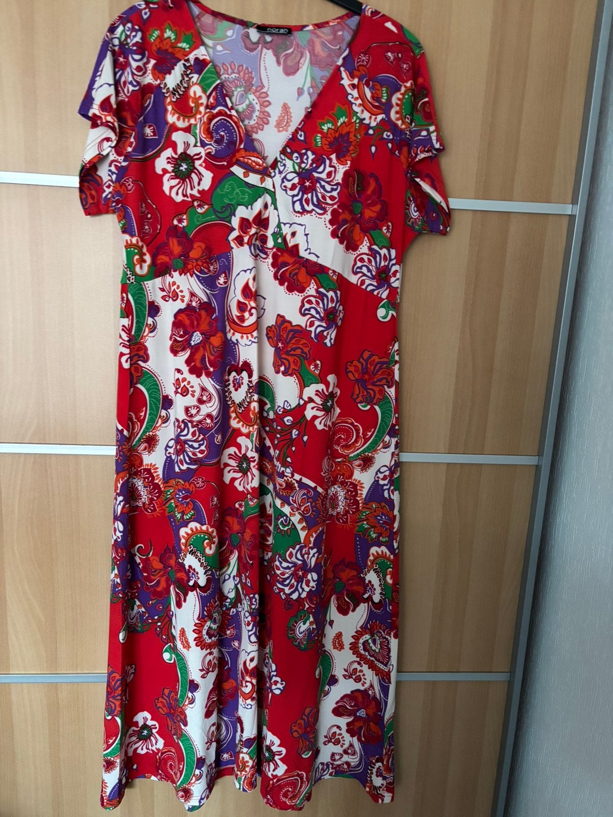 NORAH JURK MAAT 46, Kleding | Dames, Jurken, Verzenden, Maat 46/48 (XL) of groter, Zo goed als nieuw, Rood