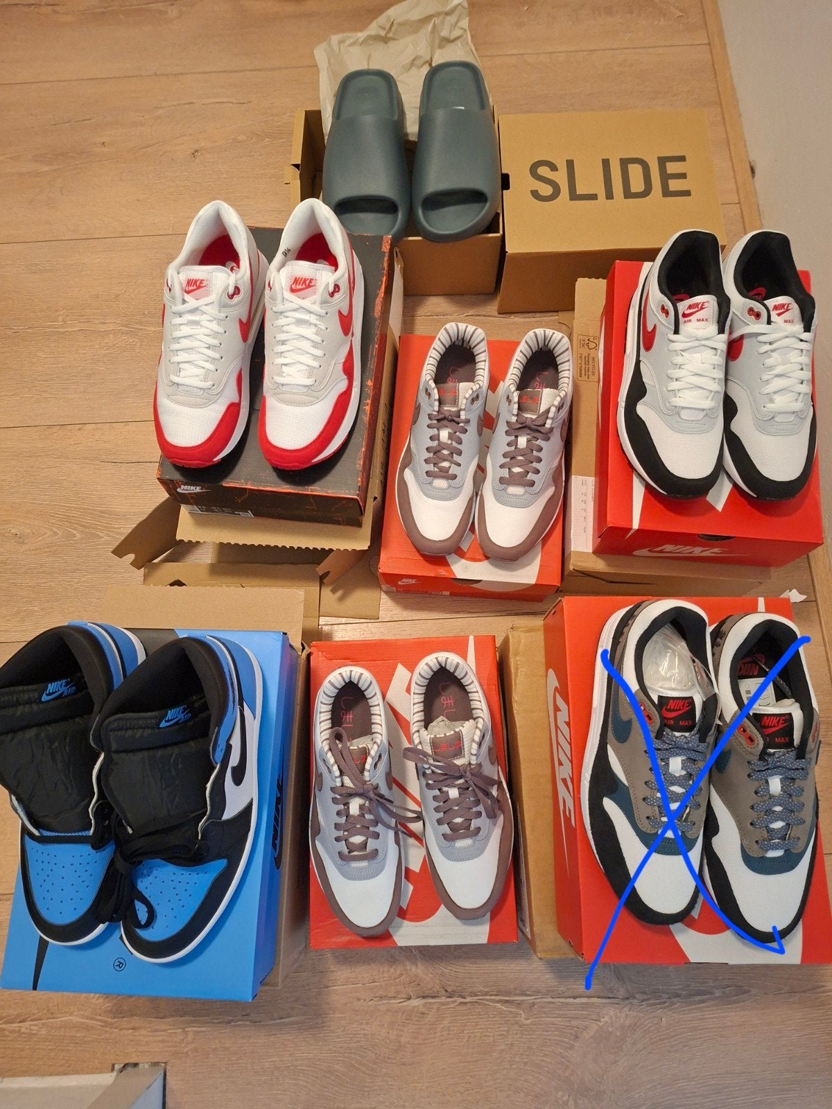 Nike sneakers + Yeezy Slide – nieuwe collectie – maten 43, Ophalen, Nieuw, Jongetje of Meisje, Schoentjes