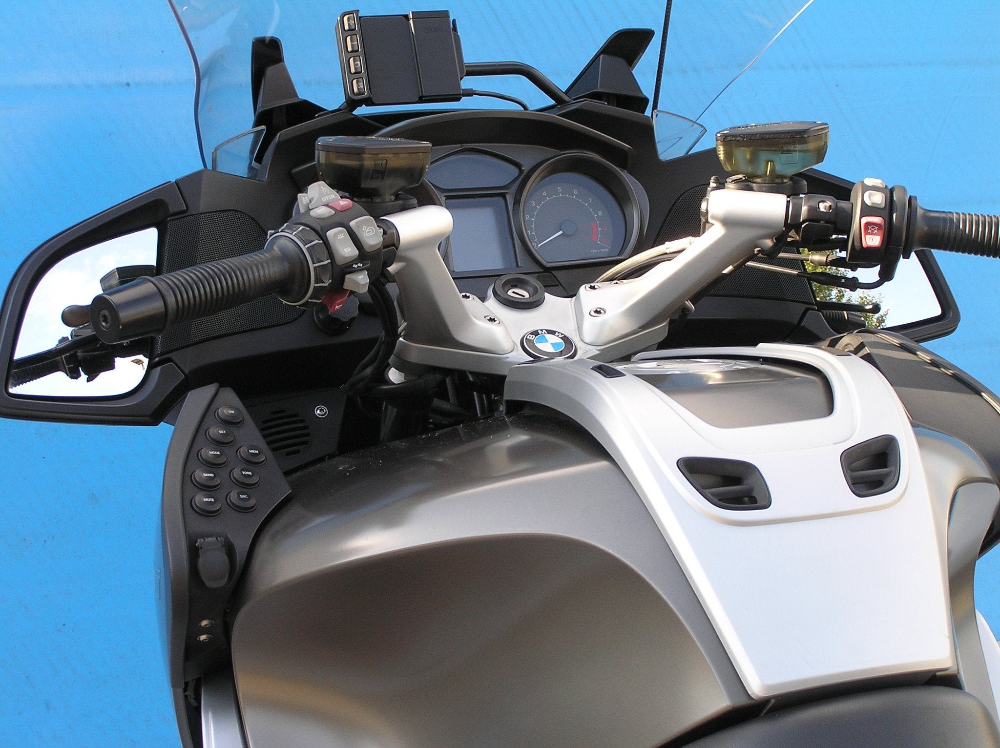 BMW R1200RT (bj 2010), Handvatverwarming, 1199 cc, BMW group Nederland B.V., Contactus@bmw-motorrad.nl