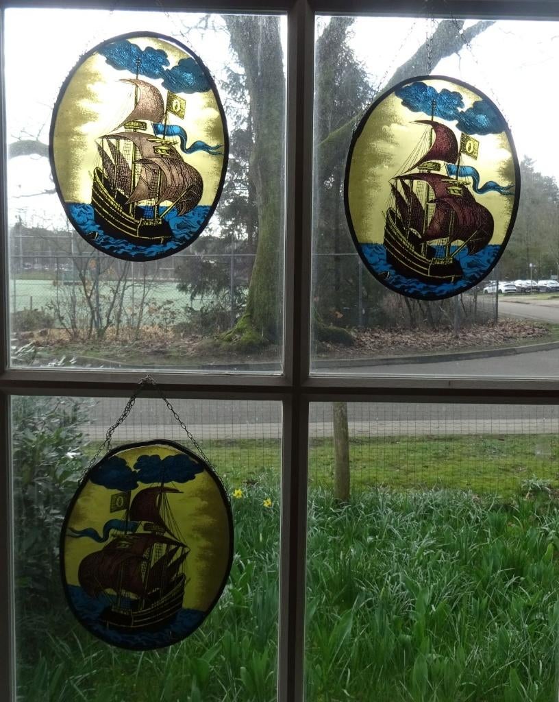 3 glas in lood raamhanger met schip., Ophalen