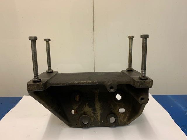 Te koop: BOSCH steun om brandstofpomp vast te zetten, Ophalen, Zo goed als nieuw, Motor en Techniek