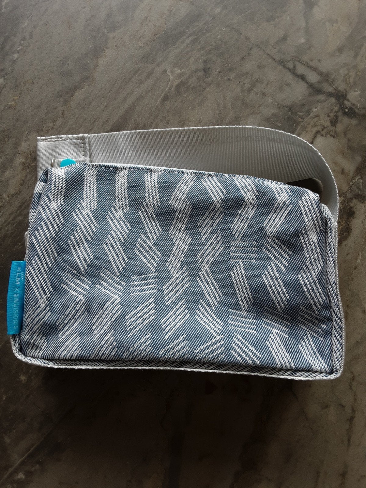 KLM Toilettasje - Nieuw en Ongebruikt, Ophalen of Verzenden, Nieuw, Blauw, Heer of Dame