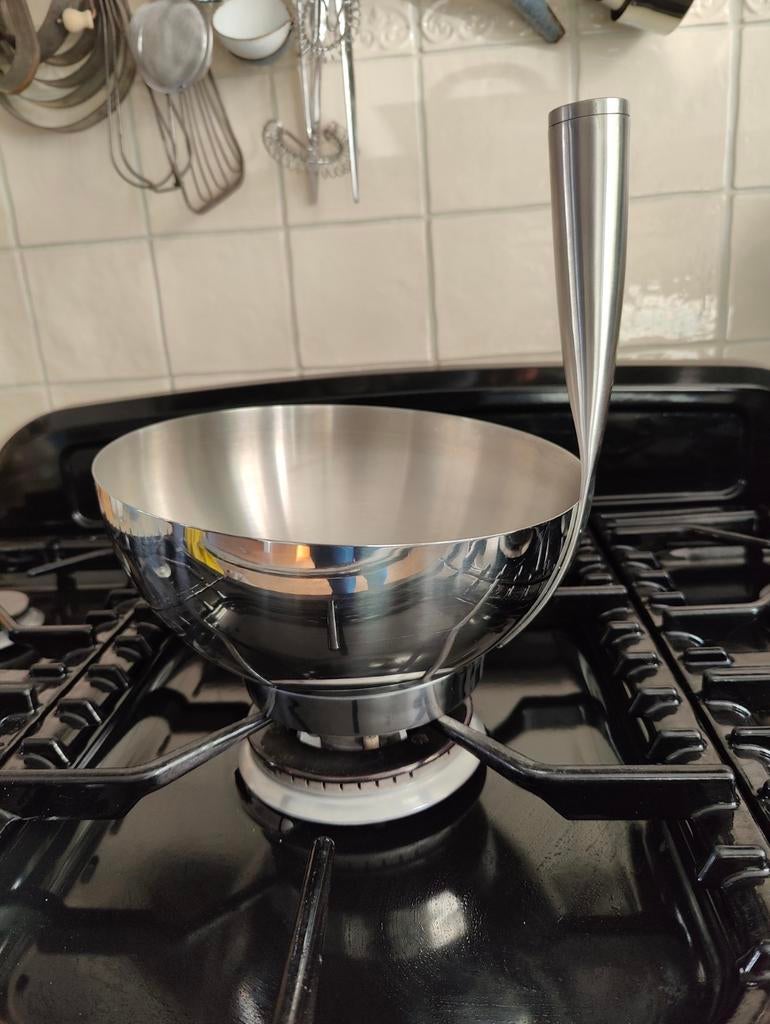 Unieke Johan Verde wokpan met verticaal handvat. Diameter 24, Ophalen of Verzenden, Nieuw, Rvs, Wok