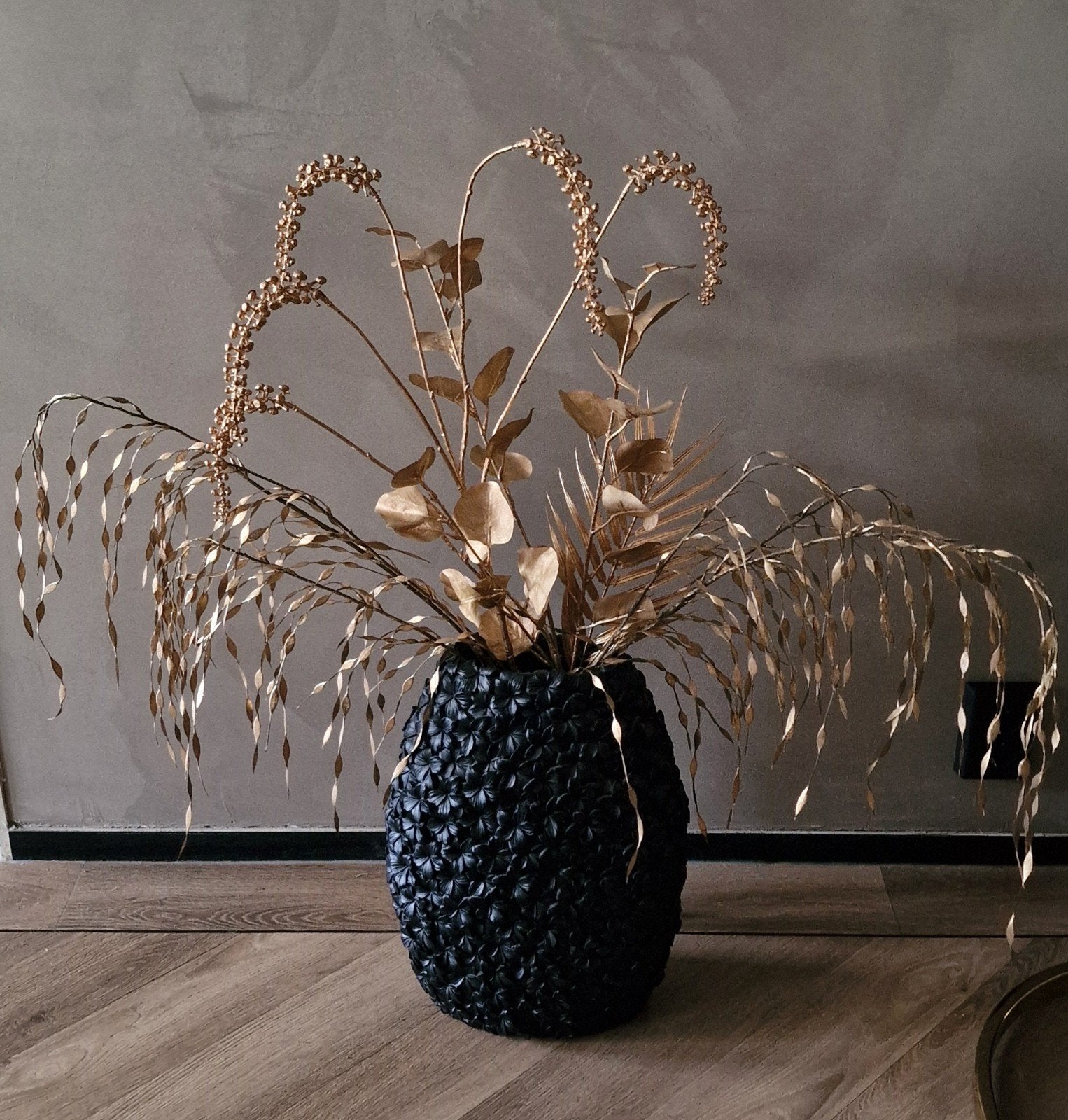 Nog nw. Light&Living Aloha zwarte vaas + orig. Silk-ka goud, Ophalen