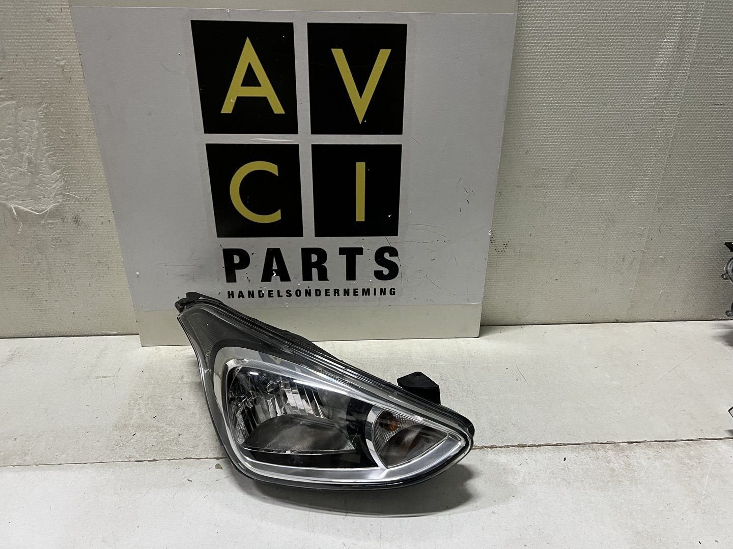 Koplamp Hyundai i10 II facelift h7 rechts 92102-B9000, Gebruikt, -, -, Ophalen of Verzenden