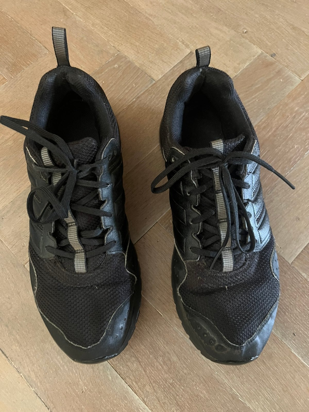 ADIDAS sportschoenen maat 44, Ophalen of Verzenden, Gedragen, Sportschoenen, Zwart